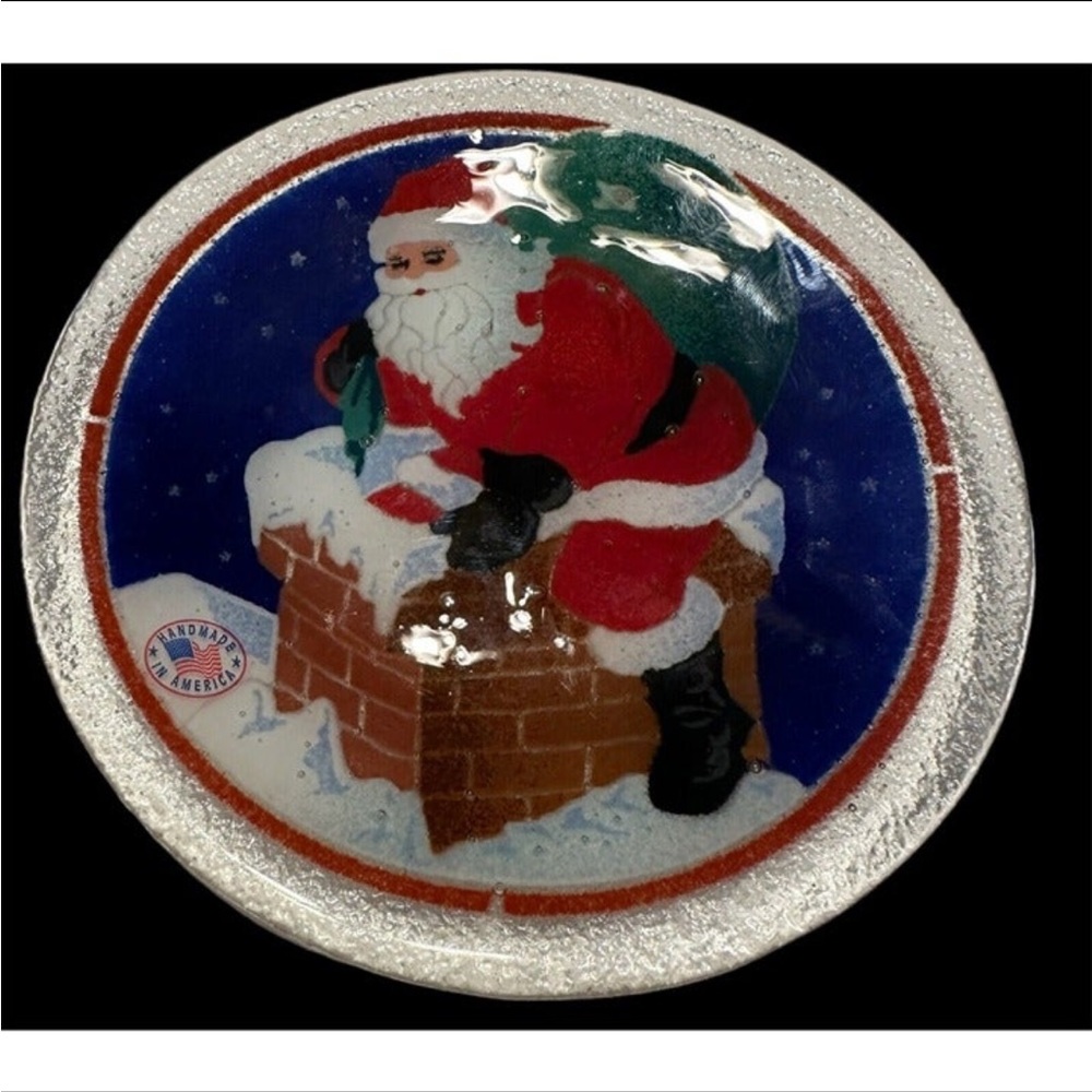 Peggy Karr Christmas Santa Going Down Chimney Fused Art Glass 8" Plate